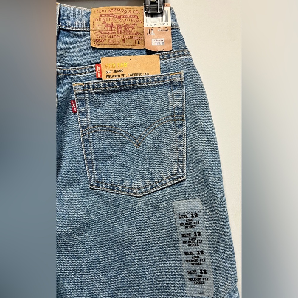 DEADSTOCK Vintage Levi’s 550 High Waist wedgie fit Jeans